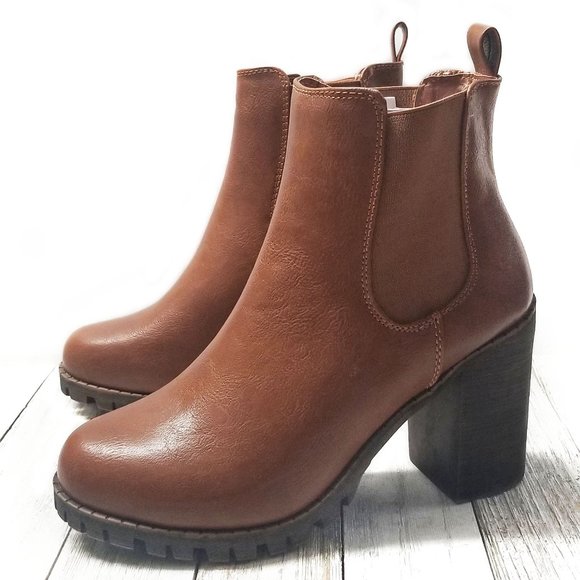 Shoes - New Tan Chelsea Elastic Chunky Heel Ankle Boots Booties